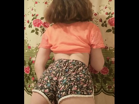 ❤️ Seksi mlada beba skida šorc pred kamerom ❤️ Super porno kod nas ❌