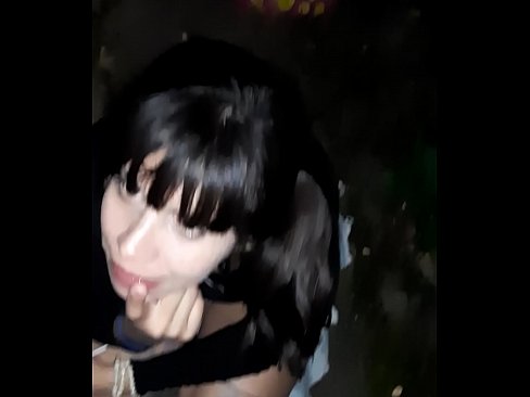 ❤️ Na ulici natečen penis u zamjenu za slatkiše ❤️ Super porno kod nas ❌
